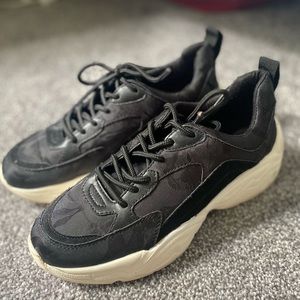 Steven Madden black platform shoes